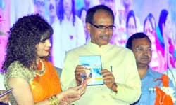 गजल गायिका पिनाज मसानी 