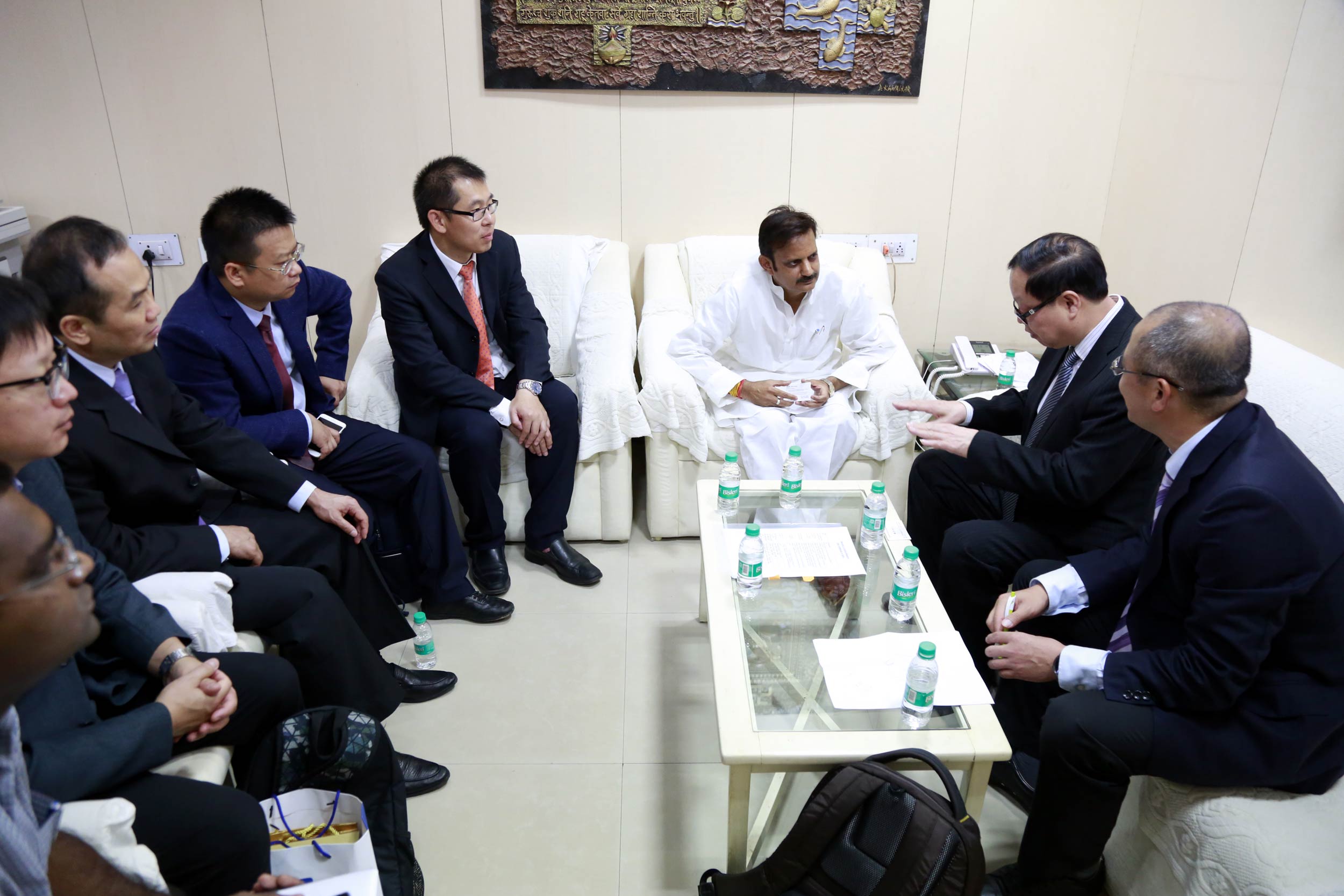 उद्योग एवं वाणिज्य मंत्री  राजेन्द्र शुक्ल