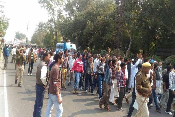 सर्व समाज सड़कों पर