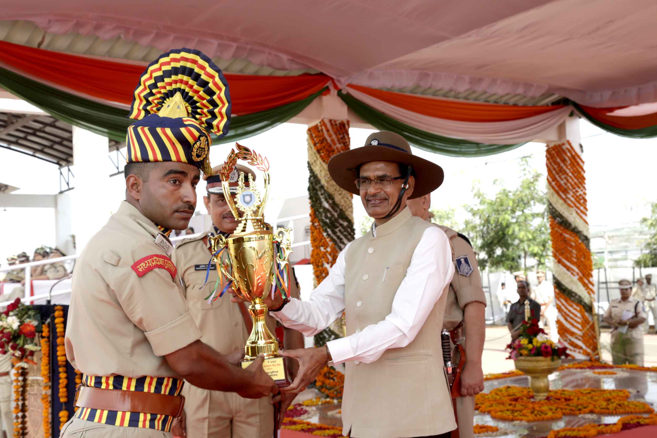 पुलिस बल 