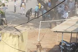 लाल सिंह आर्य के बंगले पर पथराव