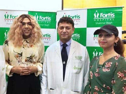 कॉस्मेटिक व रिकंस्ट्रक्टिव सर्जरी