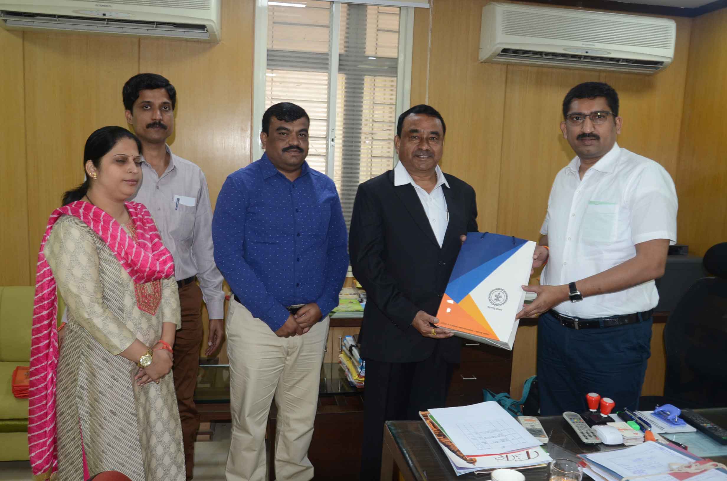  पी नरहरि से मिले महाराष्ट्र के वरिष्ठ जनसम्पर्क अधिकारी