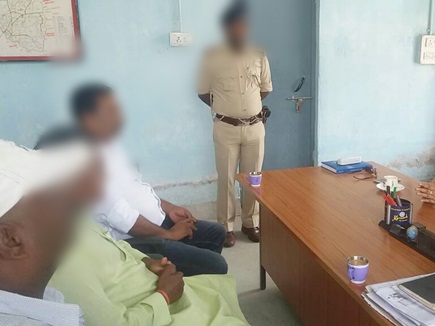 दबंग नेता ने पत्रकार के परिवार से की मारपीट 