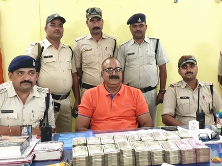 डिजियाना की स्‍कार्पियो से 60 लाख बरामद 