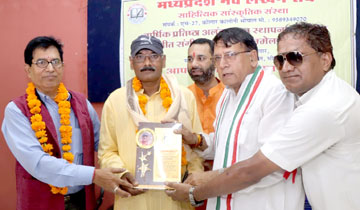 साहित्यकारों का सभ्यता और समाज के विकास में महत्वपूर्ण योगदान