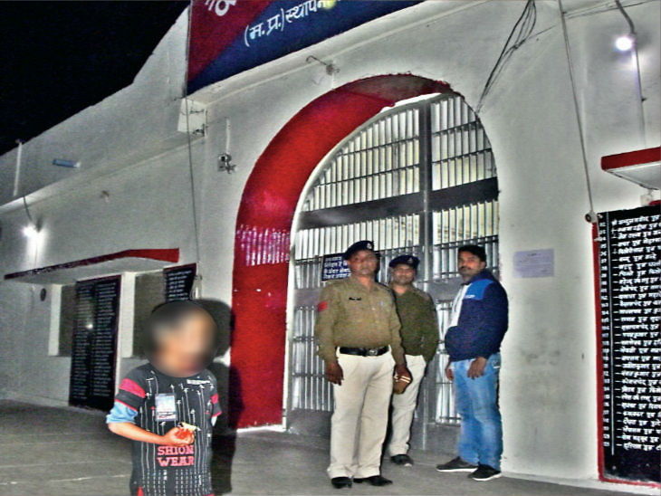 sagar,  judge opened,e court at night , introduced the innocent , mother in jail.