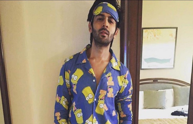 mumbai, Karthik Aryan, enjoying football, Rajasthan ,after shooting, Bhool Bhulaiya 2