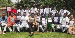 bhopal, Notice issued , six pro-Scindia MLA, reappear on Sunday