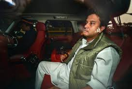 bhopal,  Case registered, against 35 unknown people , showing black flag, Scindia,stone peltin