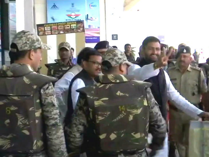 bhopal,  Congress MLA, return to Bhopal special flight ,back home