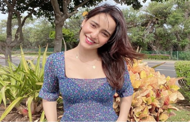 mumbai, Hrithik Roshan, impressed , Neha Sharma,coffee painting