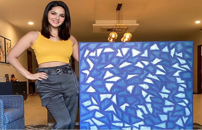 mumbai, Sunny Leone ,made a painting,40 days