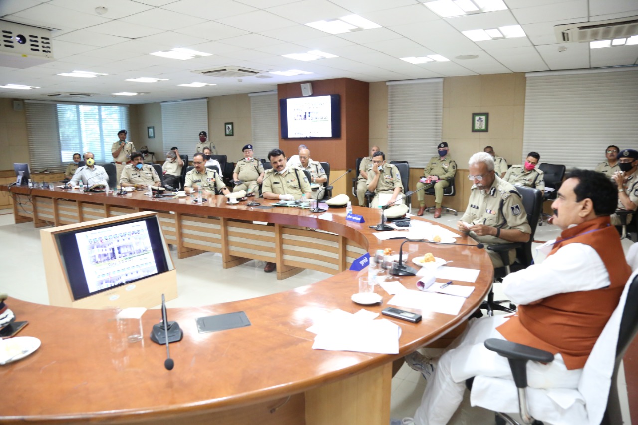 bhopal, Home Minister, Narottam Mishra, start helpdesk family members, policemen