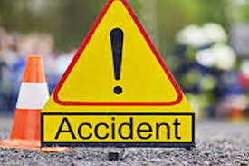 shivpuri, Eight injured, collision ,between truck and bus, filled laborers