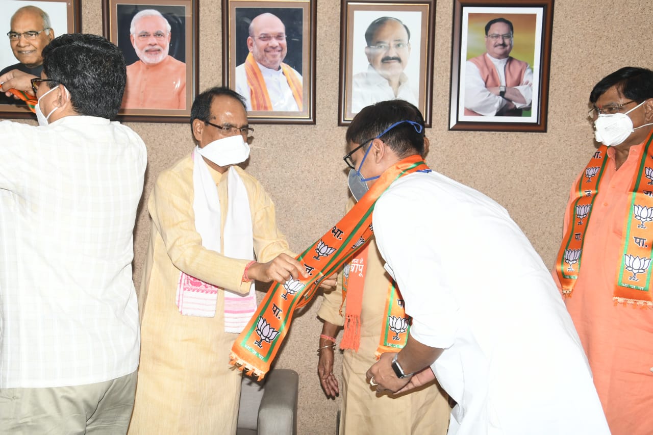 bhopal, Shock to Congress, before by-election, many Congress workers, join BJP