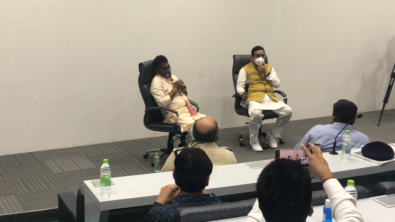 indore,Minister Dr. Mishra, inspected, Aurobindo Covid Care Center ,patients