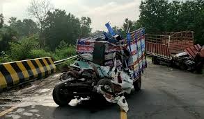 Mandla, Four dead , collision between ,mini truck , pickup vehicle