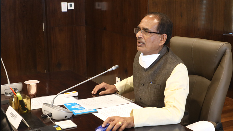 bhopal, PM Housing, Chief Minister, transfers 102 crore ,single click