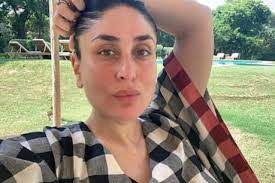 mumbai, Kareena Kapoor, pregnancy complete ,5 months, share no-makeup selfie