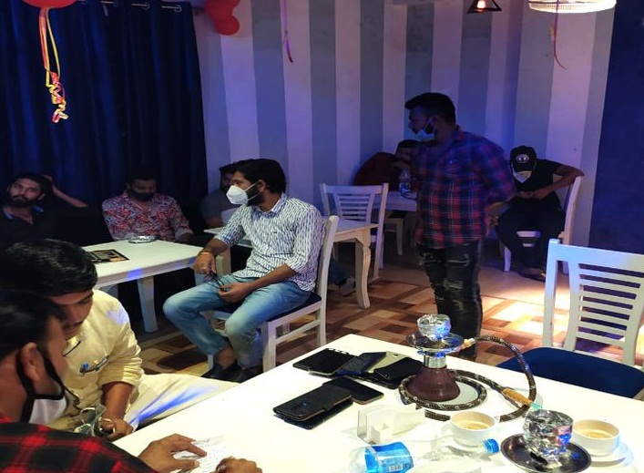 bhopal,Hookah was smoking, hotel late night, 17 including, hotel owner arrested