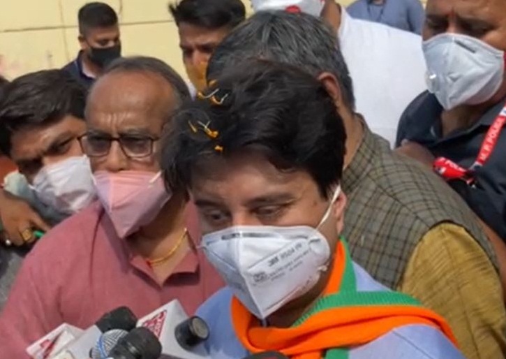 gwalior, Kamal Nath, was worried ,about chair and chest, Scindia