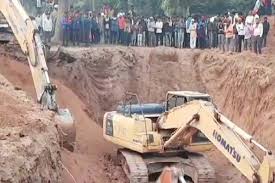 Niwari, Five-year-old, innocent fighting, borewell, rescue work continues 