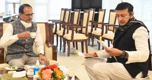 bhopal, Industrial Minister ,Dattigaon met ,Chief Minister Chauhan, information  