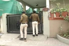 Indore, Income tax team, raids five businessmen 