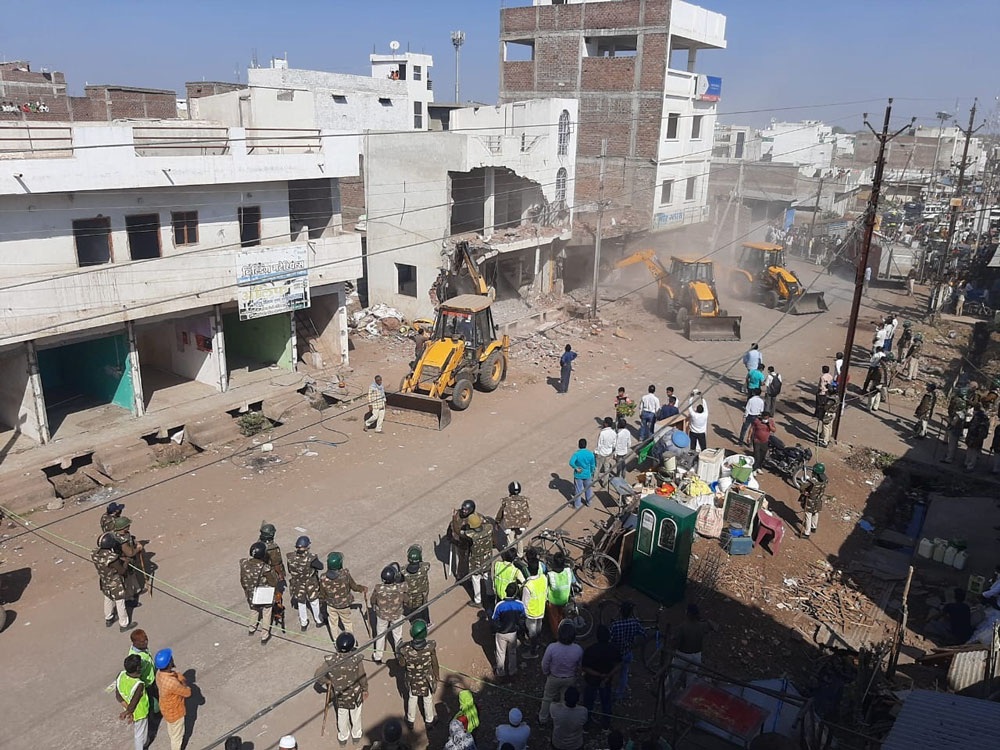 Khargone, Major proceedings, against encroachment, bulldozers ,17 shops 