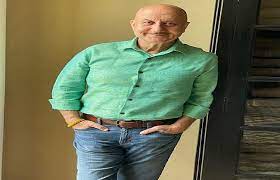 mumbai,Anupam Kher ,hit the target , trollers , latest tweet 