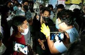 Ratlam,Family members ,created ruckus ,outside the hospital