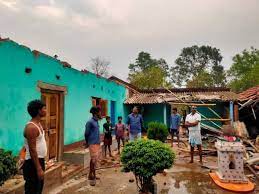 annuppur, Rain and hail ,accompanied, strong winds, blown houses