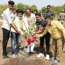 bhopal, Chief Minister Chouhan, planted 