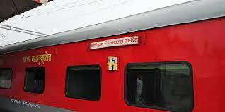 itarsi, Smoke rises, normal bogie ,Yesvantpur-Superfast Express