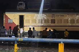 bhopal, Wheels , Rewanchal Express ,derailed 