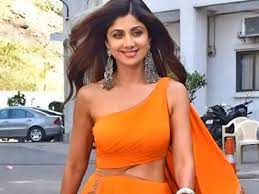 mumbai, Shilpa Shetty ,distances herself , social media