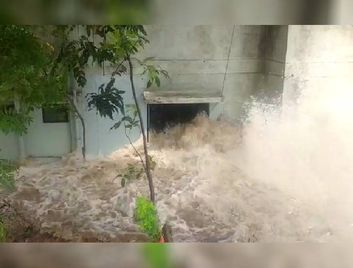 भोपाल; पिने का पानी बना मुसीबत 