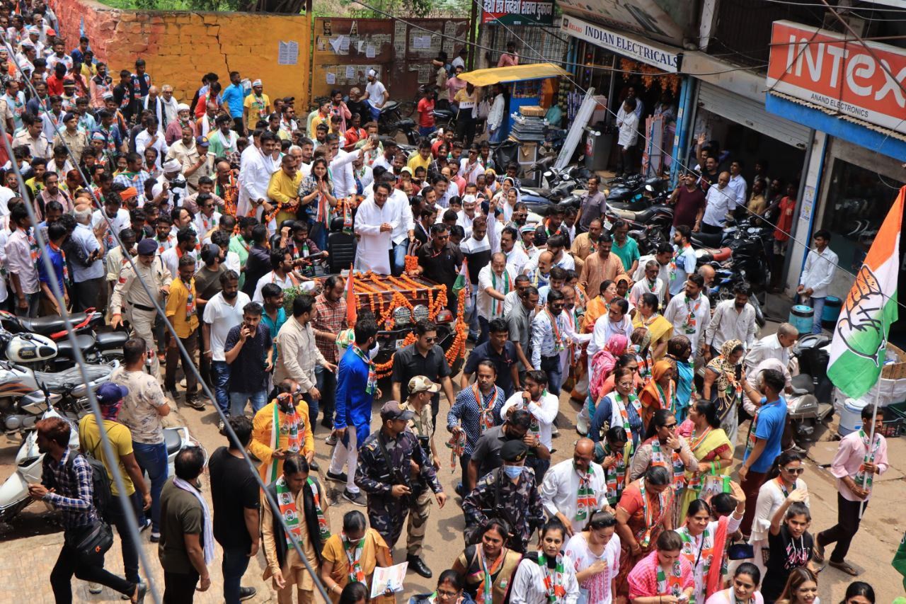 श्रेहा खंडेलवाल के लिए कमलनाथ का रोड शो