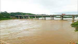 हवलदार सुरेंद्र शर्मा ने महिला की बचाई जान