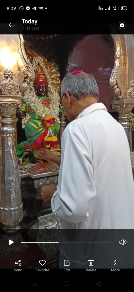 दिग्विजय ने किए भगवान विट्ठोबा के दर्शन