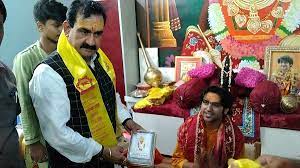 मंत्री नरोत्तम मिश्रा ने बागेश्वर धाम में किये दर्शन