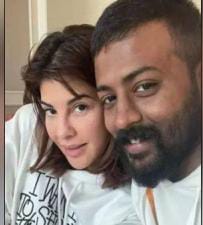 जेल में शुरू हुई जैकलीन फर्नांडिस और 200 करोड़ के महाठग सुकेश की लव स्टोरी