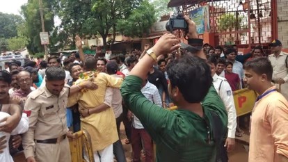 कांग्रेस के गढ़ में बीजेपी ने मारी बाजी, 