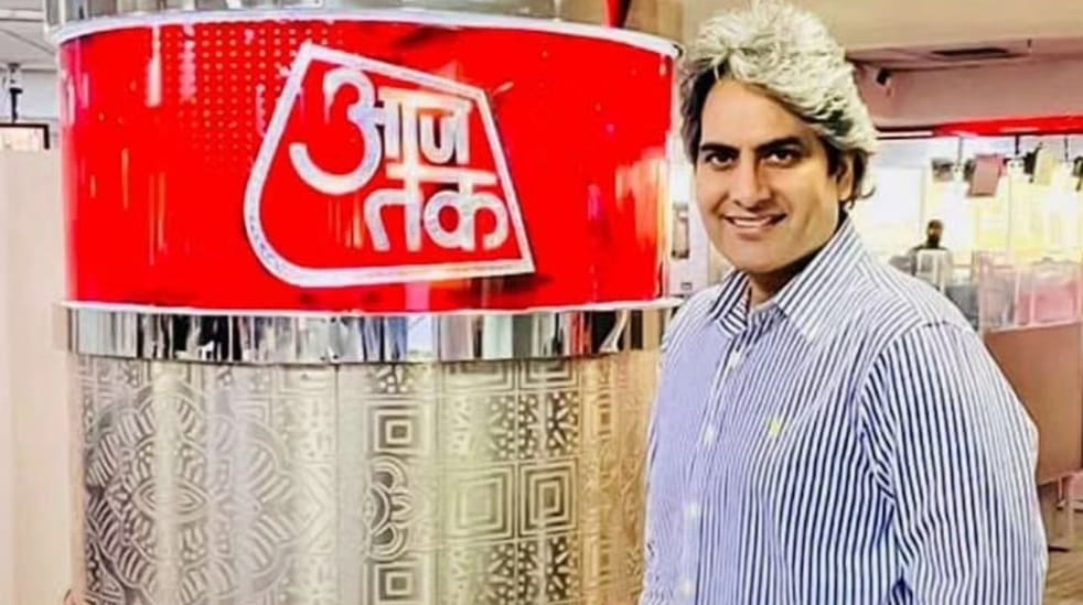 आज तक पर सुधीर चौधरी का ब्लैक एण्ड व्हाइट