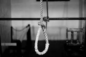 12वीं के छात्र का शव फांसी पर लटका मिला