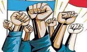 तहसीलदार का विरोध में एसडीएम को ज्ञापन