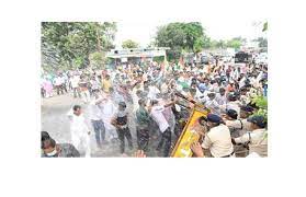 बिजली समस्या को लेकर विरोध प्रदर्शन