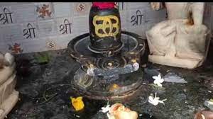 पिपलेश्वर महादेव मंदिर में तोड़-फोड़