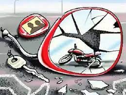 तीन बाइक सवार युवकों का एक्सीडेंट
